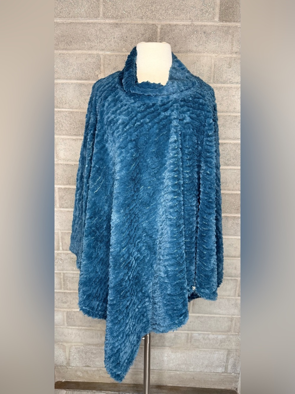 Moda Teal Faux Fur Jacket